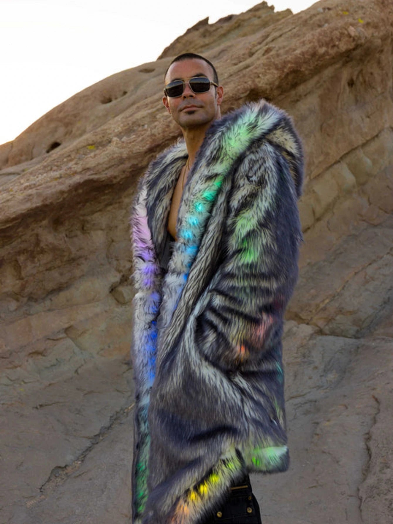 New LED Faux Fur Coat for Men Hooded Comfortable Thickened Winter Coat  Multi-Scene Personalized LED Stage Dance Party Costume